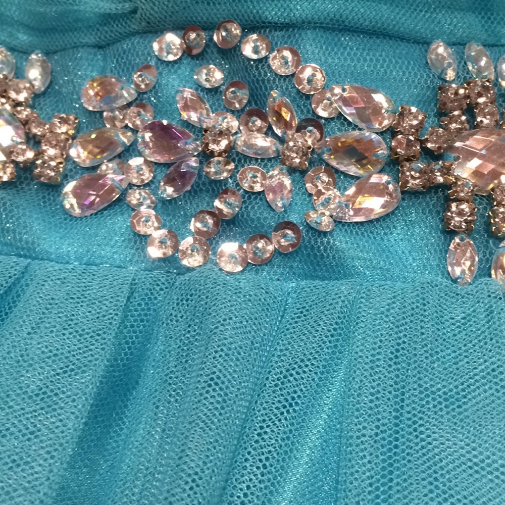 Dress - Picture 2 of 8